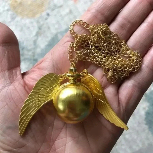 Harry Potter Golden Snitch Watch with Chain NWT - Picture 3 of 5